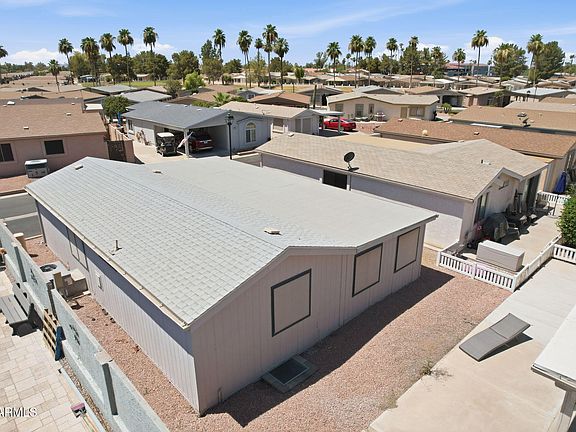 3rd image of 1952 E Bellerive Drive