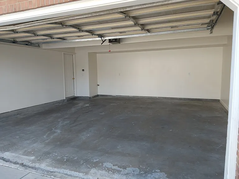 1018 N 200 W #4 — Photo 2