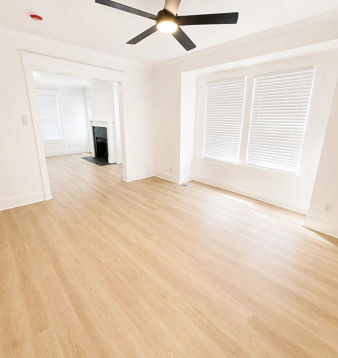 4 bed, 2.5 bath, 2300 sqft, $2,500 — Photo 3