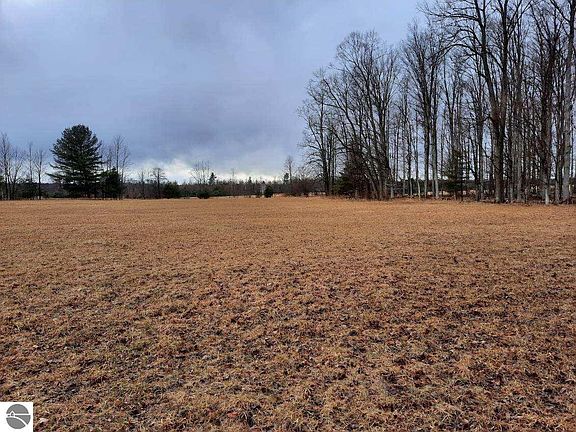 5th image of Kings Corner Rd