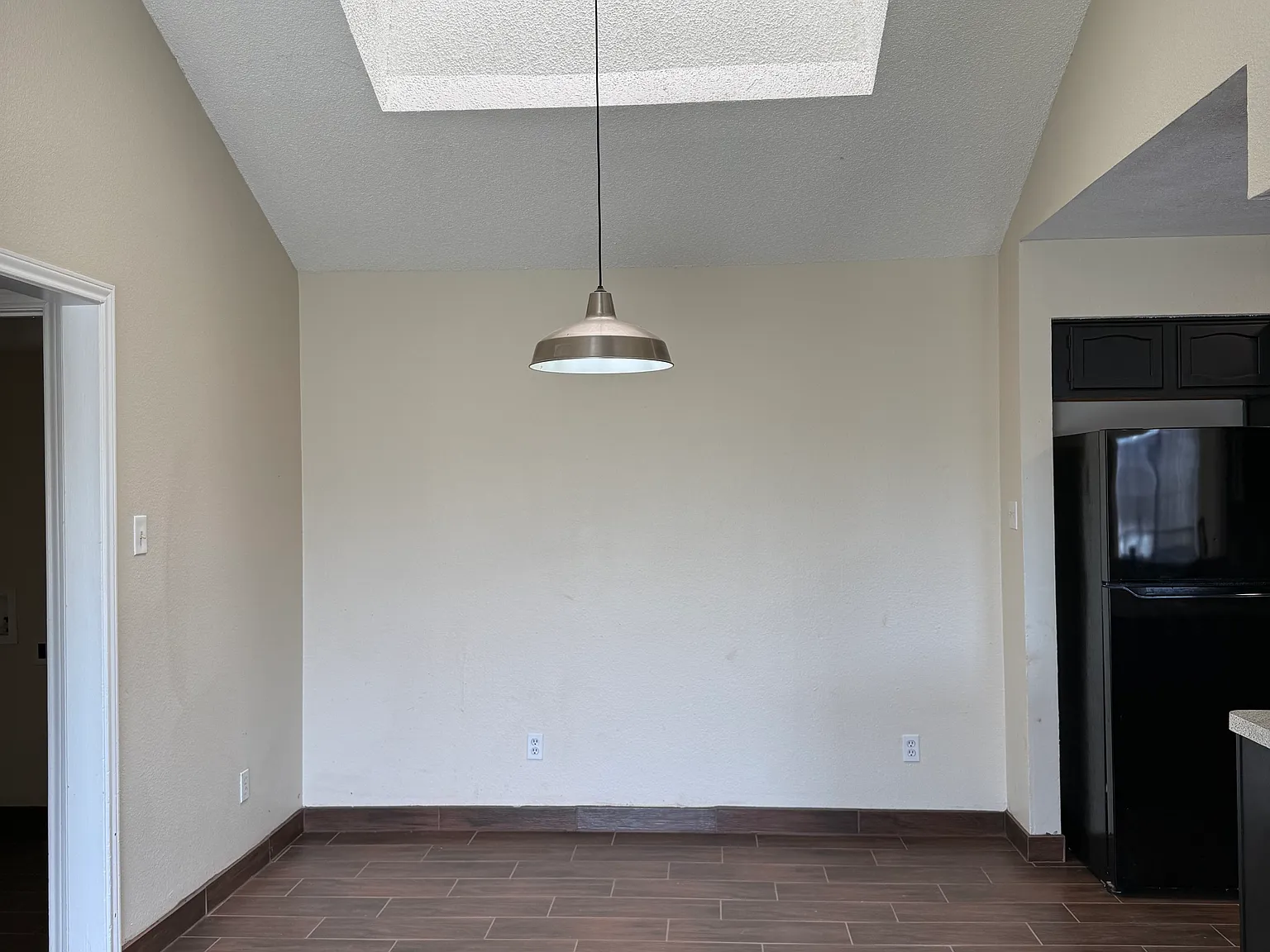3 bed, 1500 sqft, $2,150 — Photo 4
