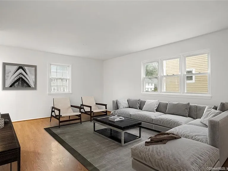 10 Harvann Rd — Photo 3