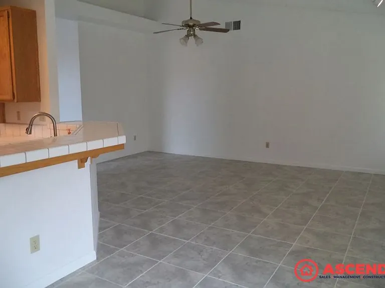 8812 Fox Creek Ct — Photo 6
