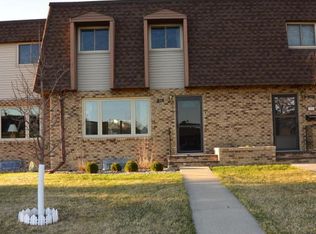 906 Belsly Blvd, Moorhead, MN 56560
