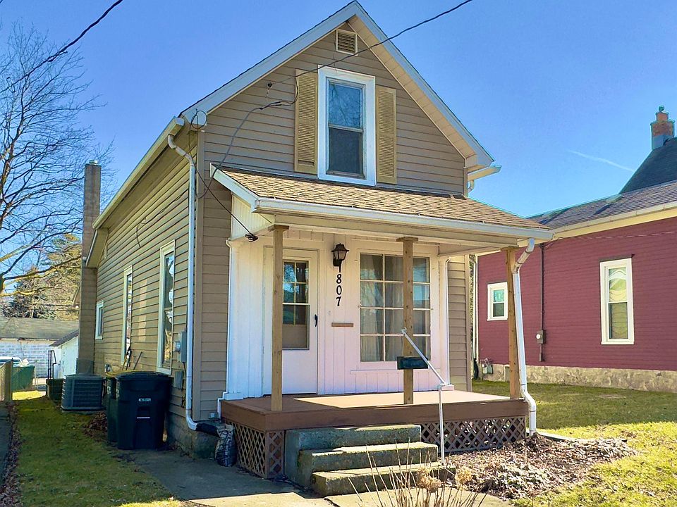1st image of 807 S Main St