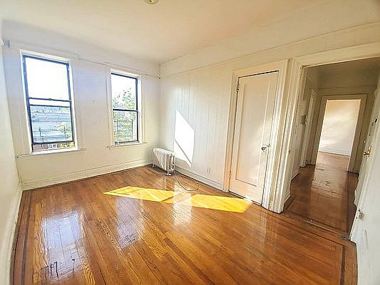 1st image of 902 44th St #43
