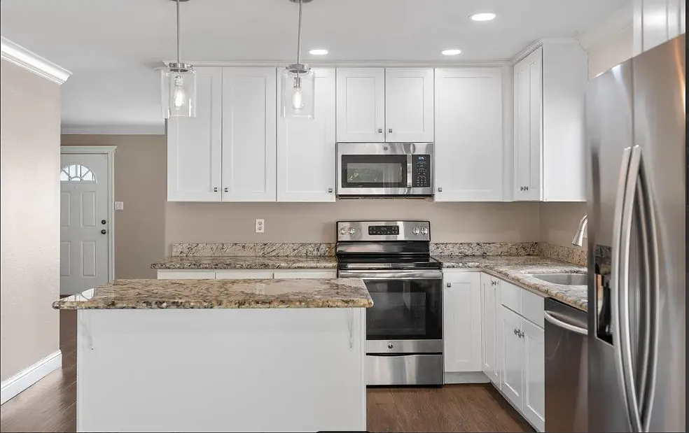 4 bed, 1307 sqft, $3,100 — Photo 1