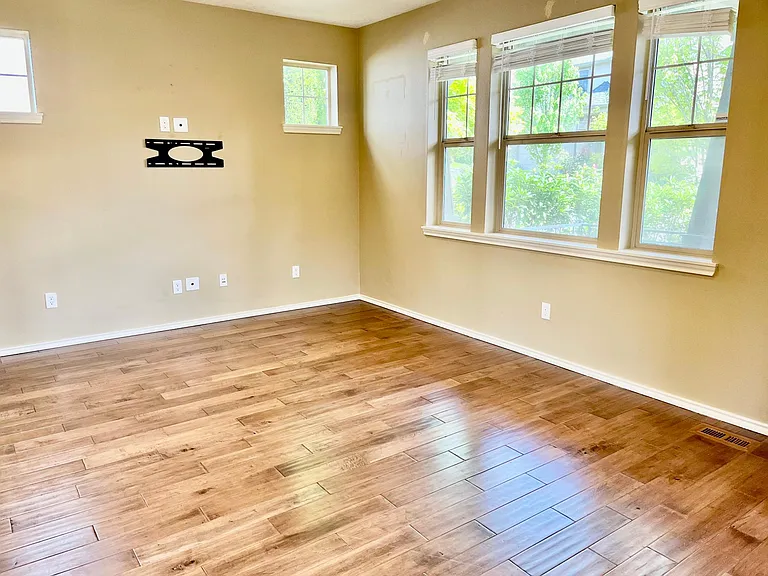 6457 NW Dingo Dr — Photo 3