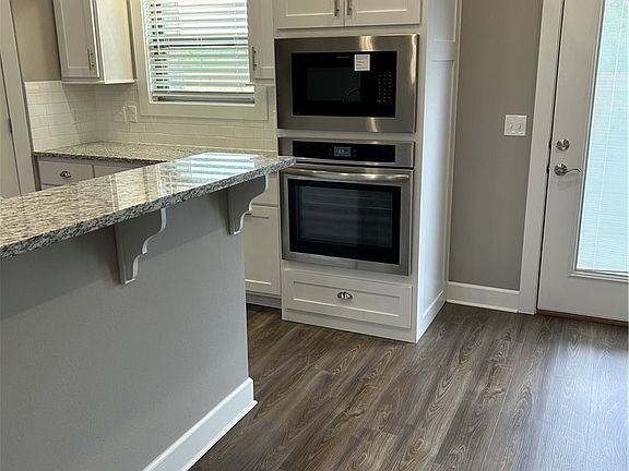 4th image of 2224 Crane Ave
