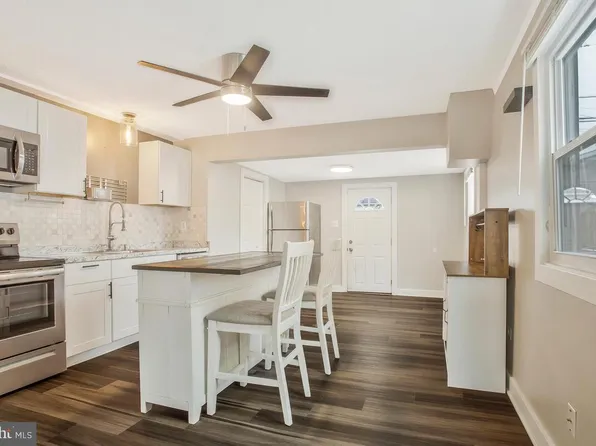 30 Blister St, Middle River, MD 21220