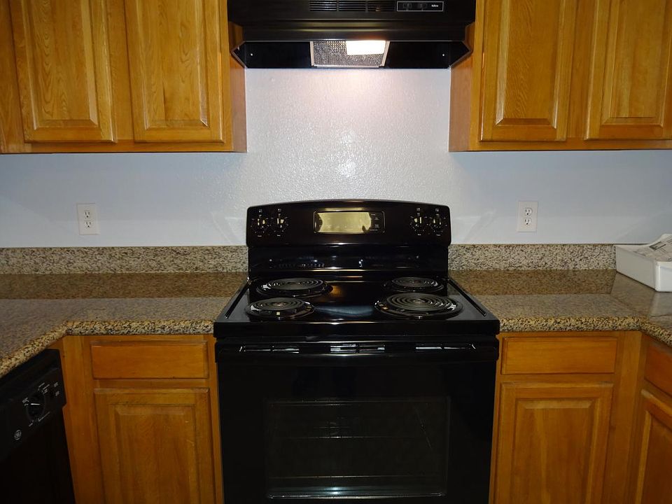 New Kitchen Appliances & Granite Counters