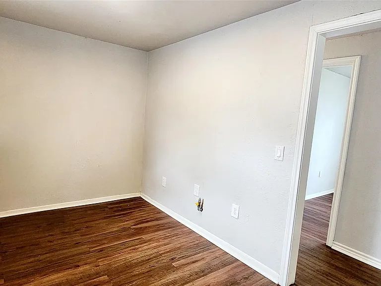 136 W Marion St — Photo 6
