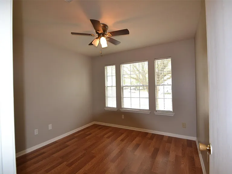 5126 Riverwood Dr — Photo 9