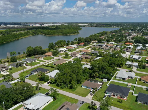 1881 SW LOFGREN Avenue, Port St Lucie, FL 34953