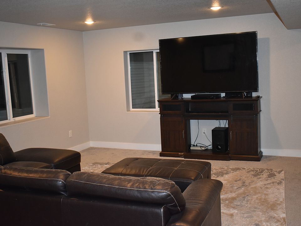 1st image of 5156 Roundhouse Dr #1