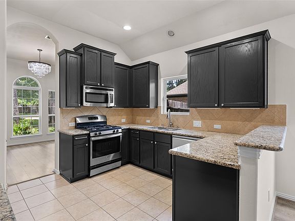 2nd image of 6923 Dillon Dr