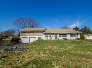 27 Glasgow Rd, Richboro, PA 18954