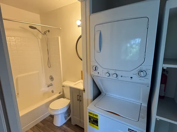 351 Gault St APT A, Santa Cruz, CA 95062