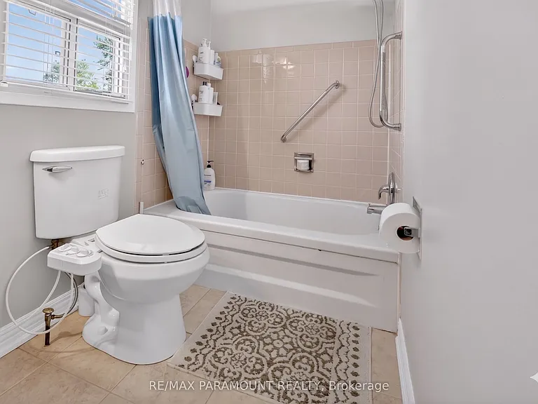 32 Fanshawe Dr — Photo 8