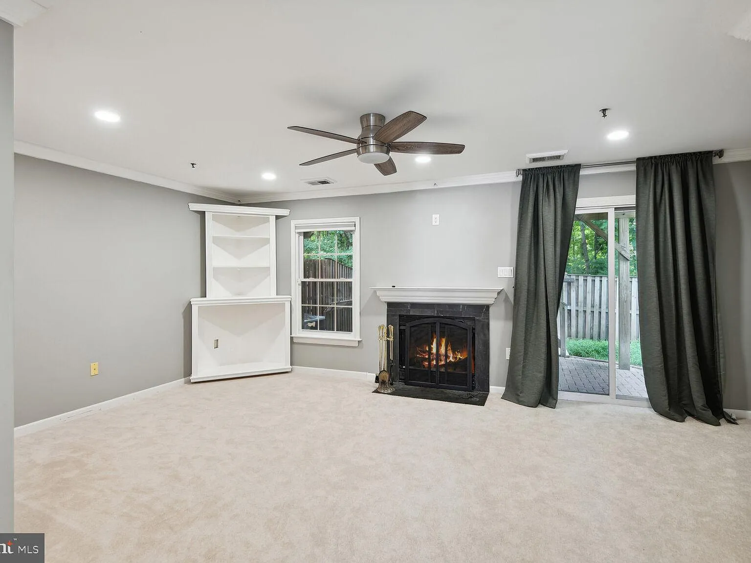 3 bed, 4.0 bath, 2040 sqft, $2,800 — Photo 3