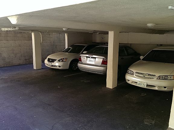 4th image of 275 S Lucas Ave #6