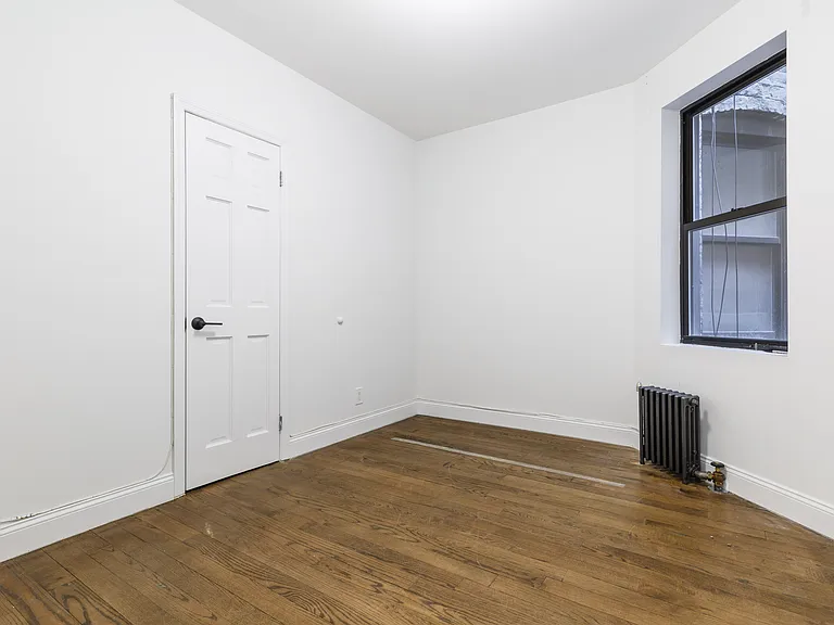 110 8th Ave #2N — Photo 4