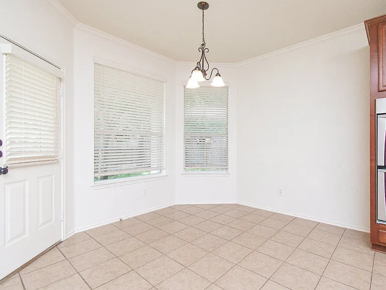 4902 Selenite Ct — Photo 10