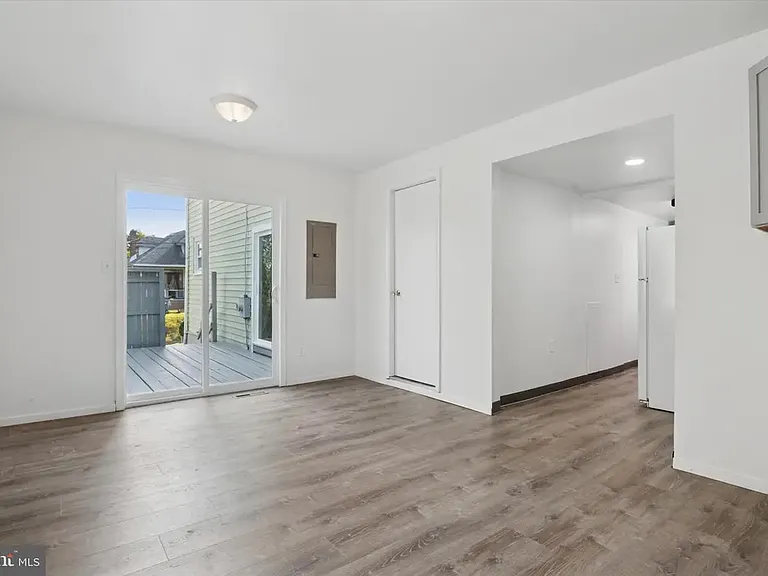 211 S Dupont Rd #B — Photo 3