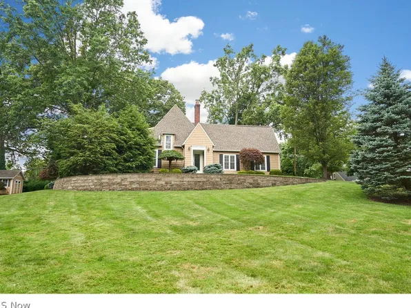 3088 Markle Dr, Stow, OH 44224