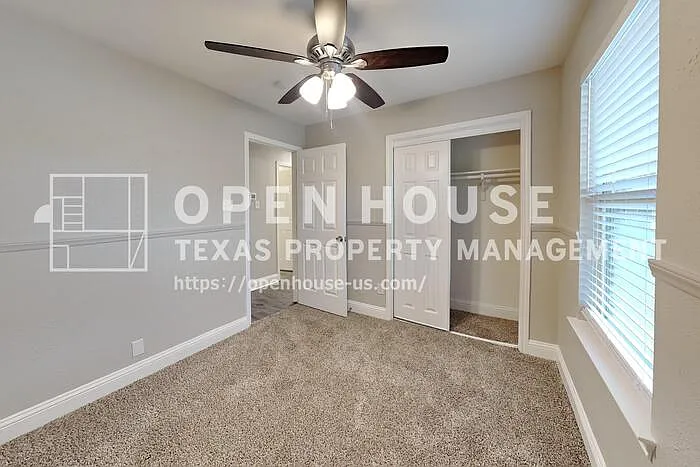 1742 Sterling Ln — Photo 10