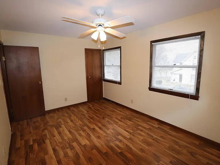 Reeveston Townhouses — Photo 14