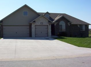 1477 S Appomattox Ave, Republic, MO 65738