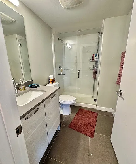 2407 W Eastwood Ave #202 — Photo 8
