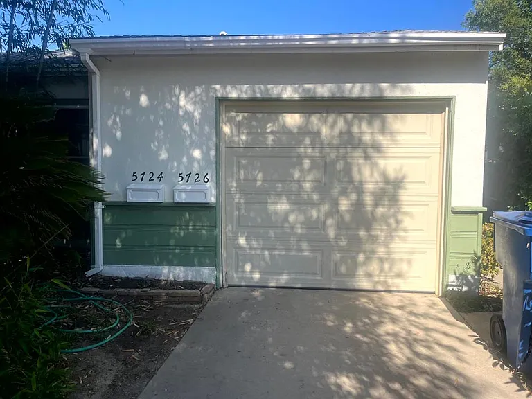5724 & 5726 Lemona Ave — Photo 14