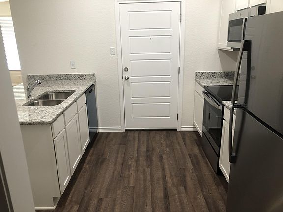 4th image of 1105 Carlsberg Dr #B