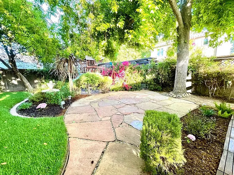 1127 Clark Way — Photo 36