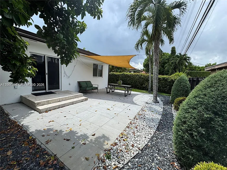 146 Ponce De Leon Blvd — Photo 14