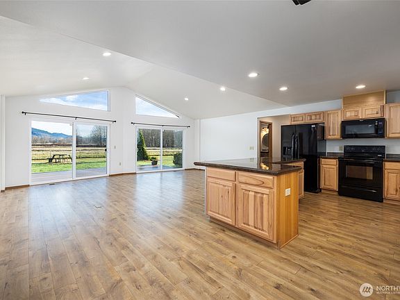 4th image of 965 N Fruitdale Road