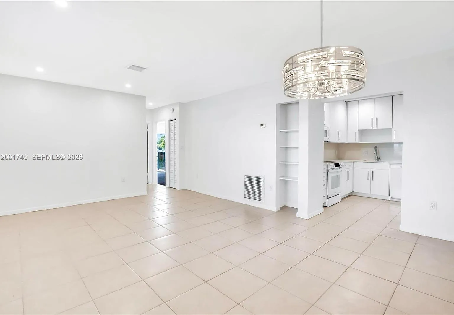 Coral Reef Townhouses Con — Photo 1