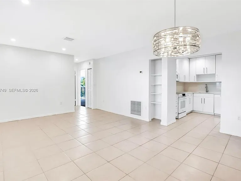 15391 S Dixie Hwy #60 — Photo 1
