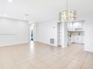 15391 S Dixie Hwy APT 60, Palmetto Bay, FL 33157