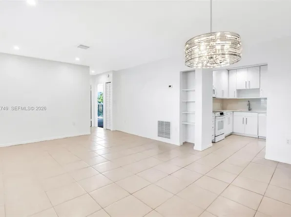 15391 S Dixie Hwy APT 60, Palmetto Bay, FL 33157