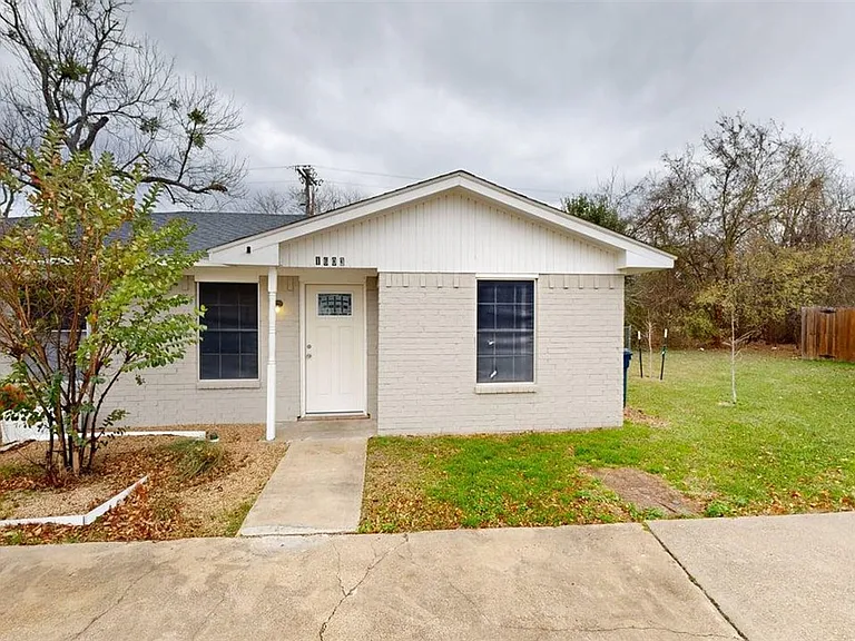1605 Cloverdale Ct — Photo 14