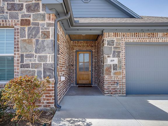 3rd image of 409 Titus Dr