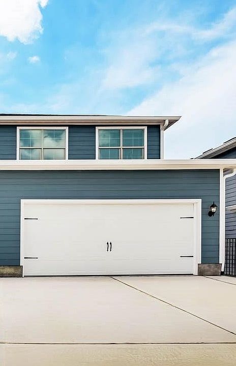 1st image of 304 Marsh Ln