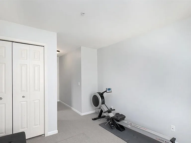 3286 Camden Dr #1 — Photo 15