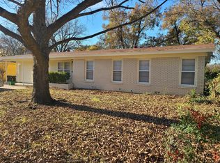 2153 Ridgeview St, Fort Worth, TX 76119