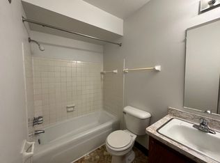 2869 S 6th St #3, Milwaukee, WI 53215