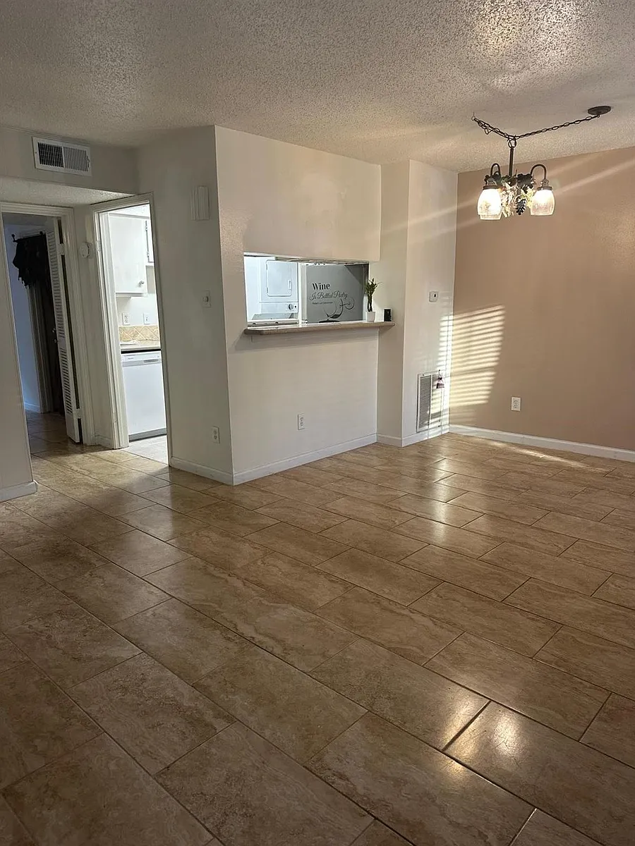 Building Photo - 6410 Del Monte Dr #114