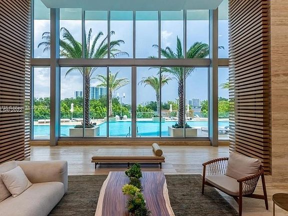 5th image of 16385 Biscayne Blvd Unit 1504
